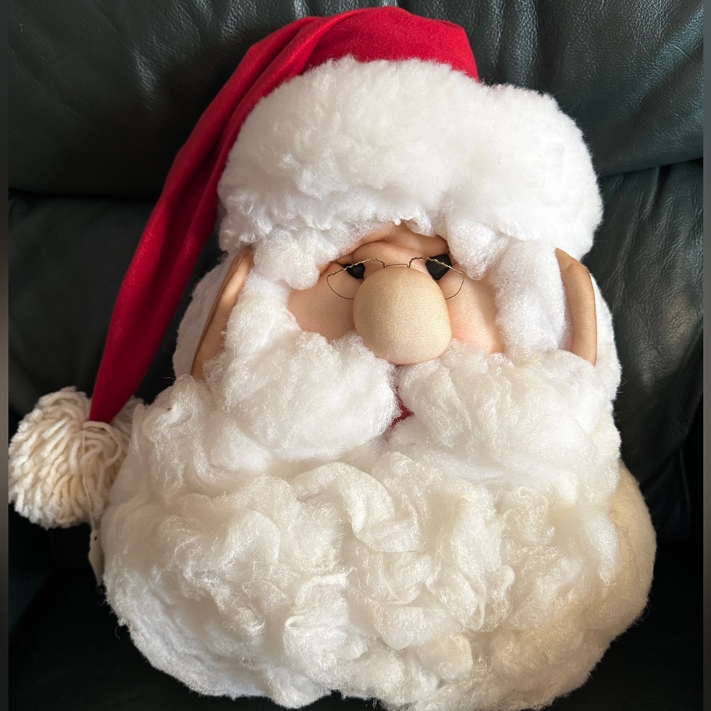 LARGE PUFFY SANTA HEAD with door/wall hanger